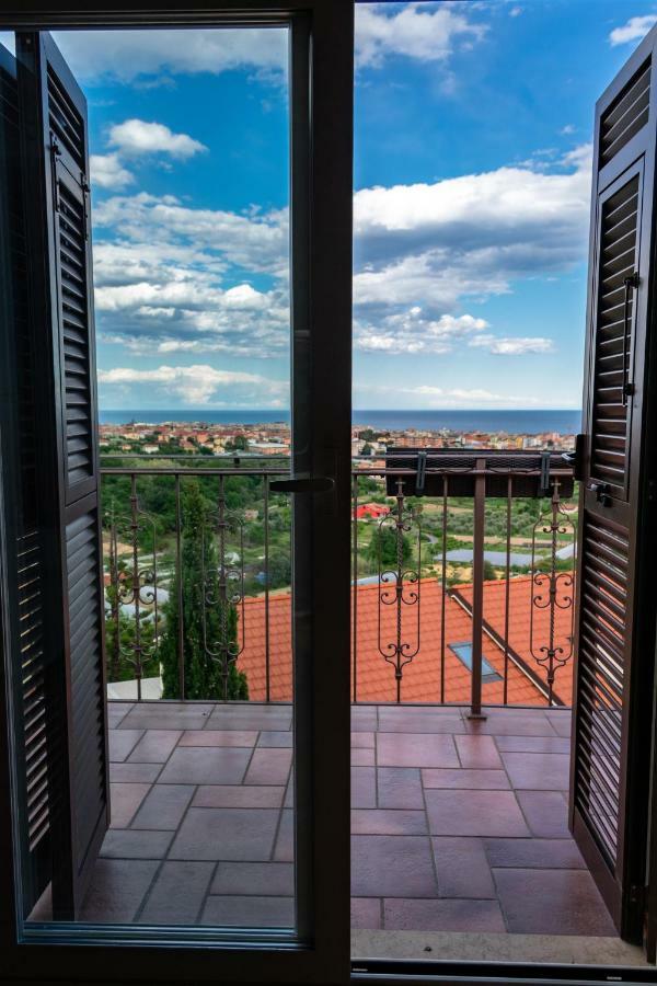 Villa Pineland Borghetto Santo Spirito Kültér fotó